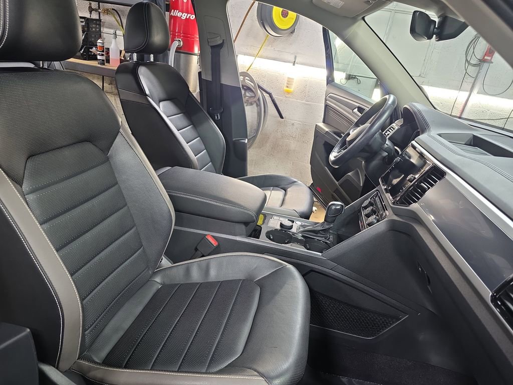 Used 2022 Volkswagen Atlas SEL Premium image 10