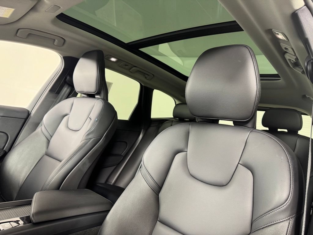 Certified 2024 Volvo XC60 B5 Core w/ Climate Package AWD/4WD image 19