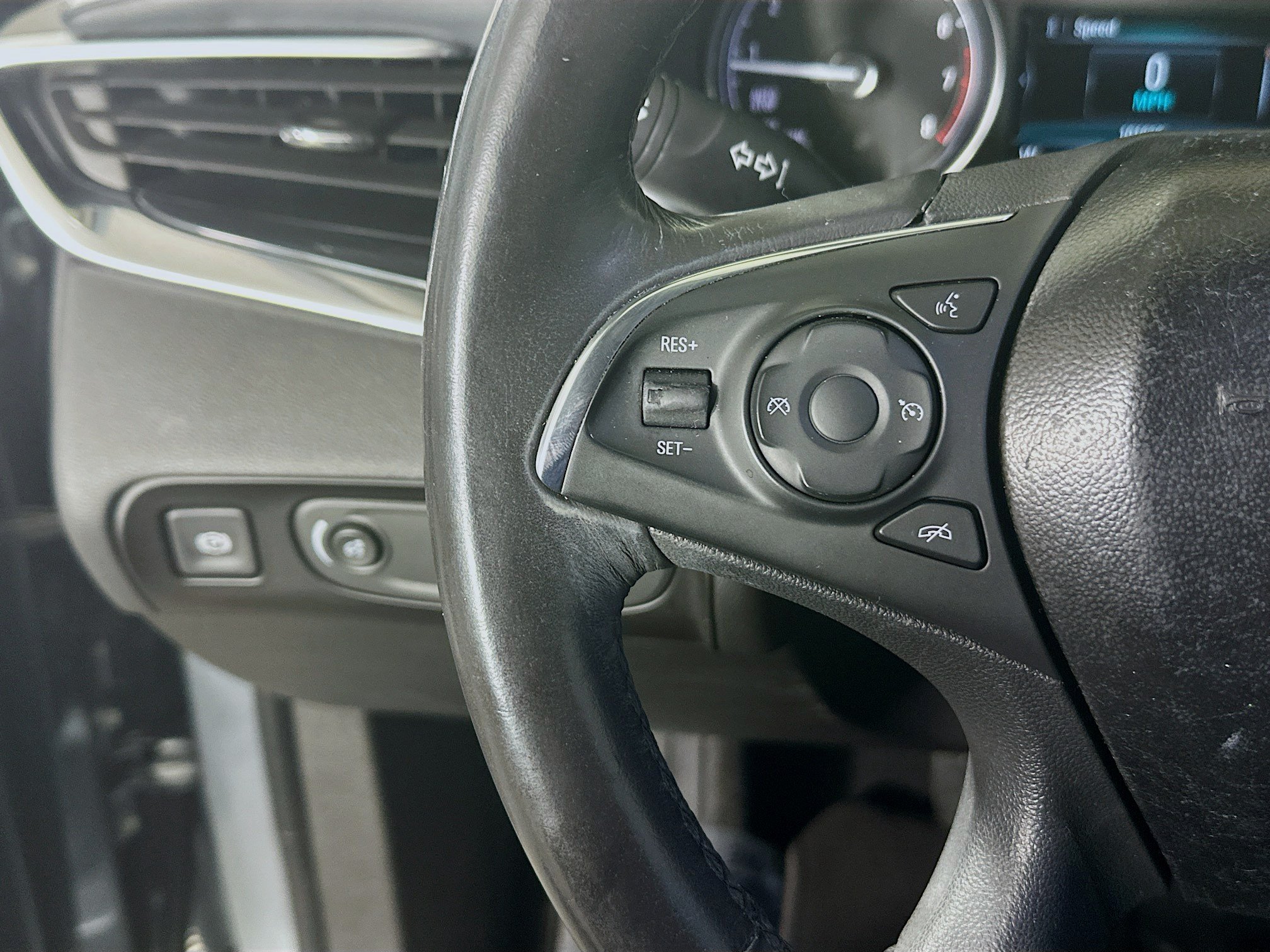Used 2018 Buick Enclave Essence FWD image 16