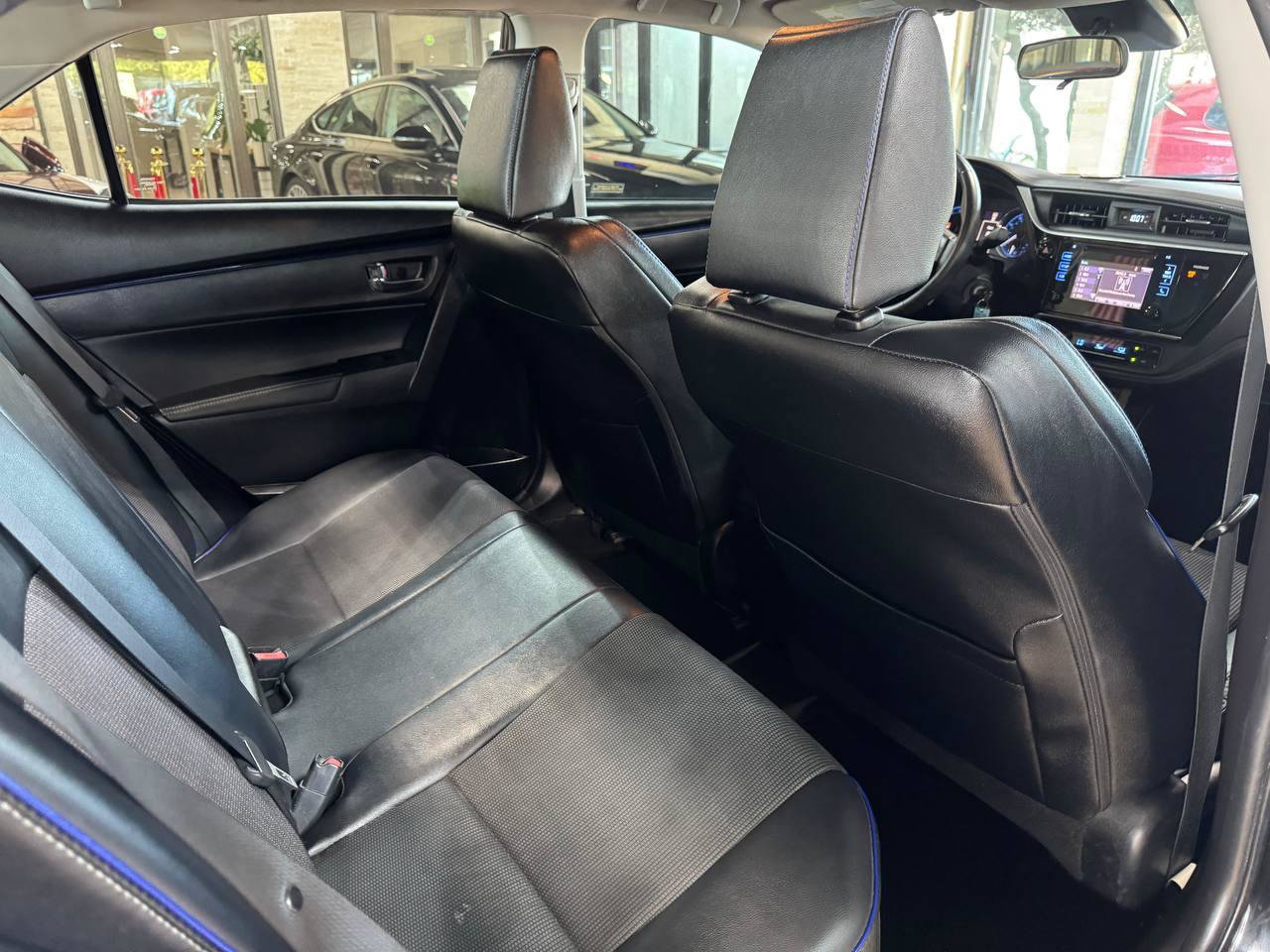 Used 2017 Toyota Corolla SE FWD image 11