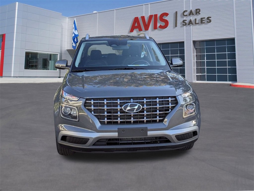 Used 2025 Hyundai Venue SEL image 2