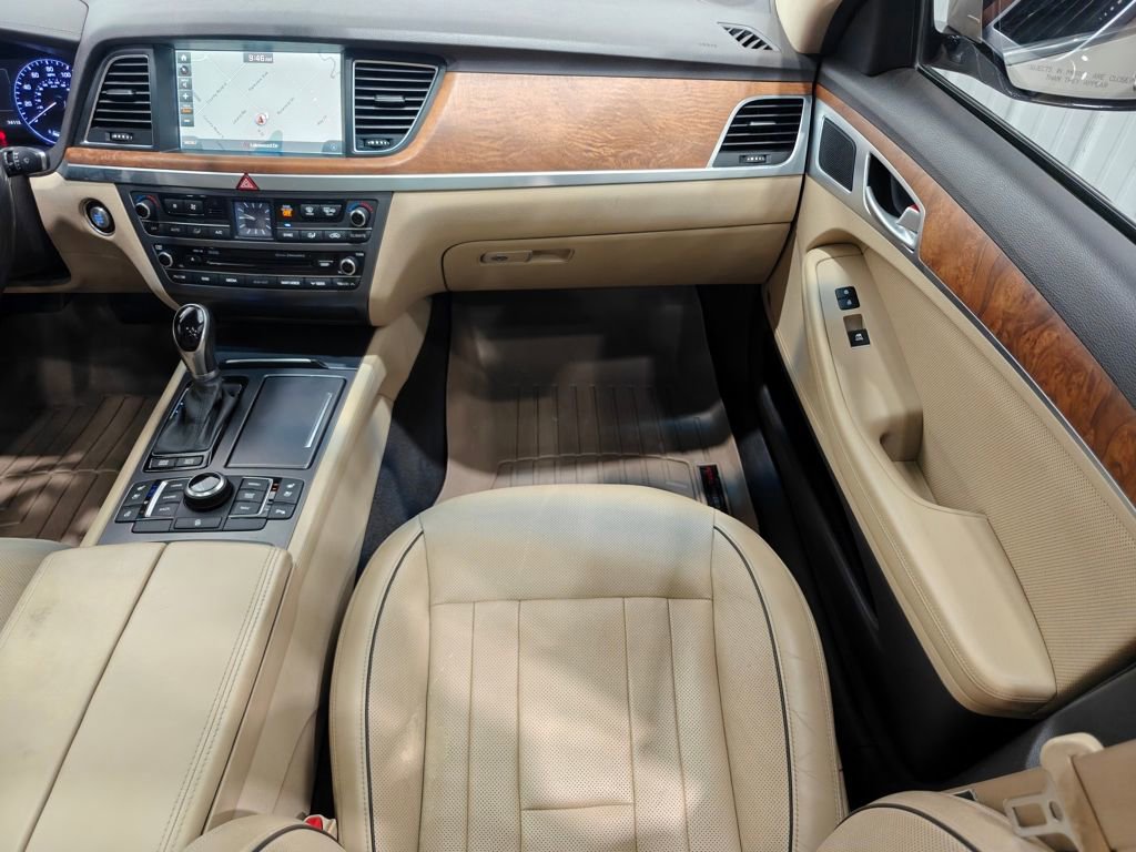 Used 2015 Hyundai Genesis 3.8 w/ Option Group 04 image 28