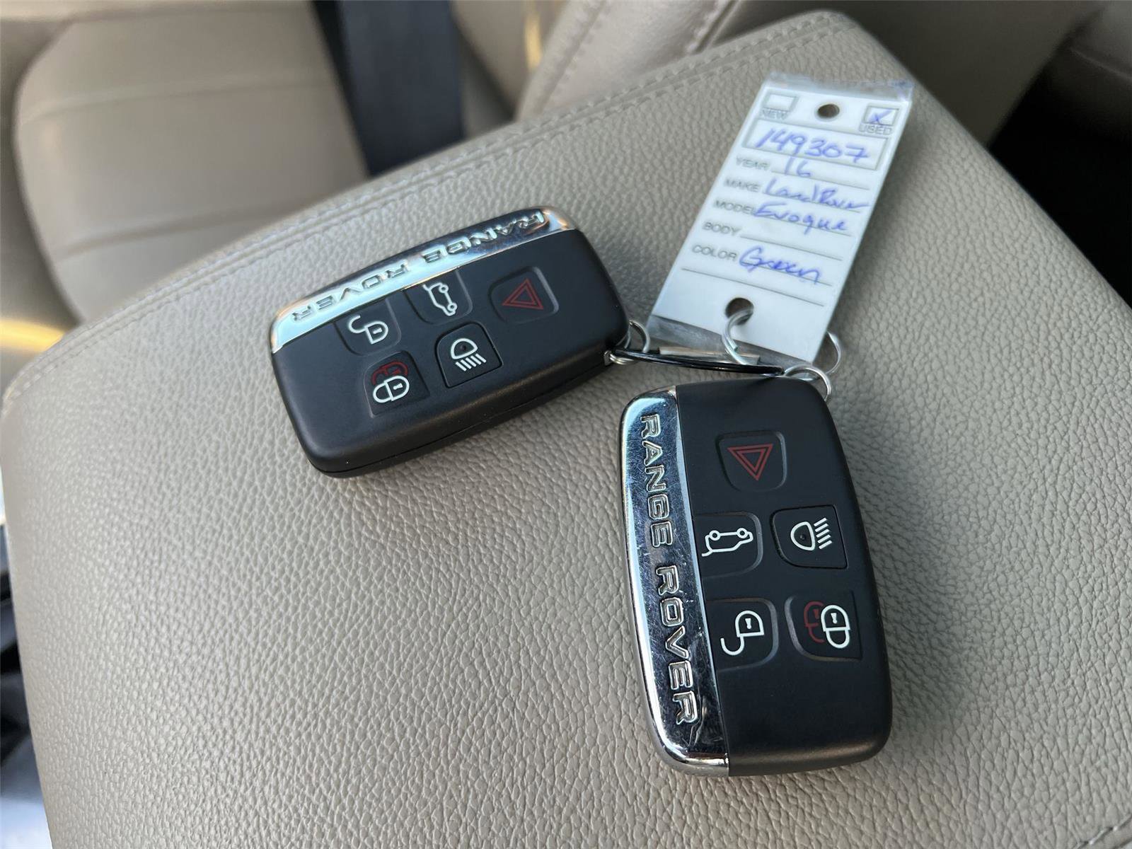 Used 2016 Land Rover Range Rover Evoque SE Premium image 26