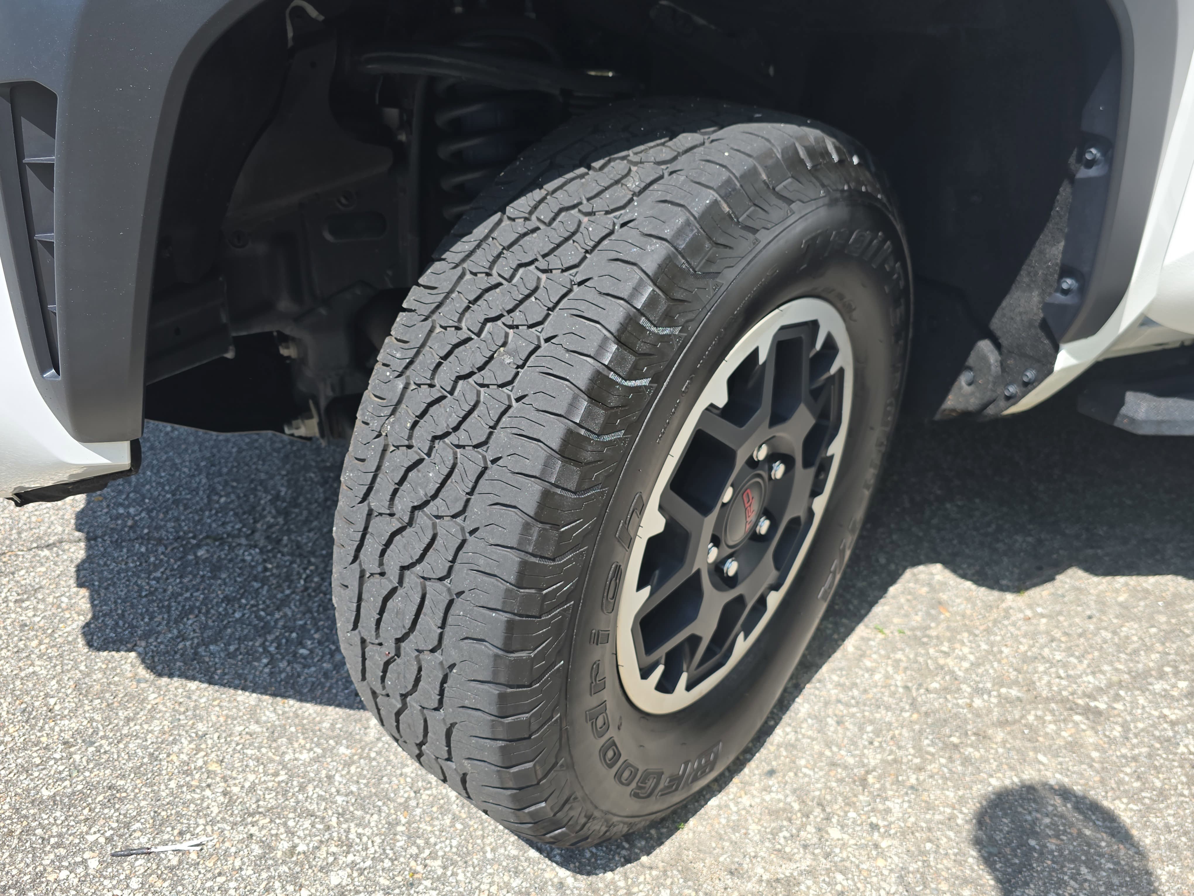 Certified 2024 Toyota Tacoma TRD Off-Road image 29