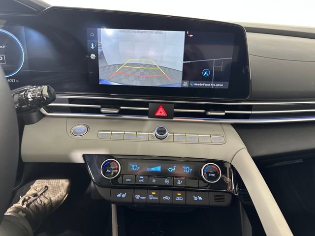 Certified 2025 Hyundai Elantra Limited image 50