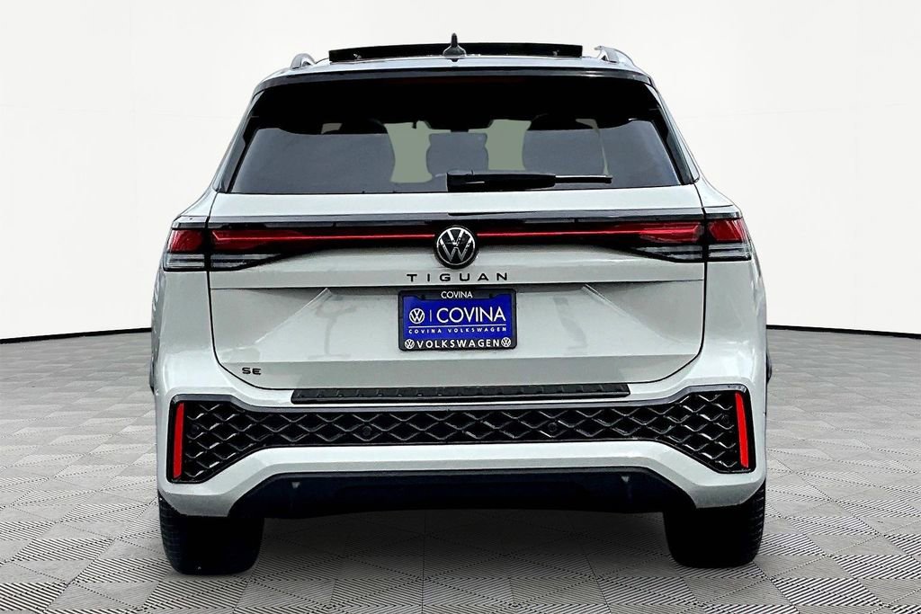 New 2026 Volkswagen Tiguan SE R-Line image 5