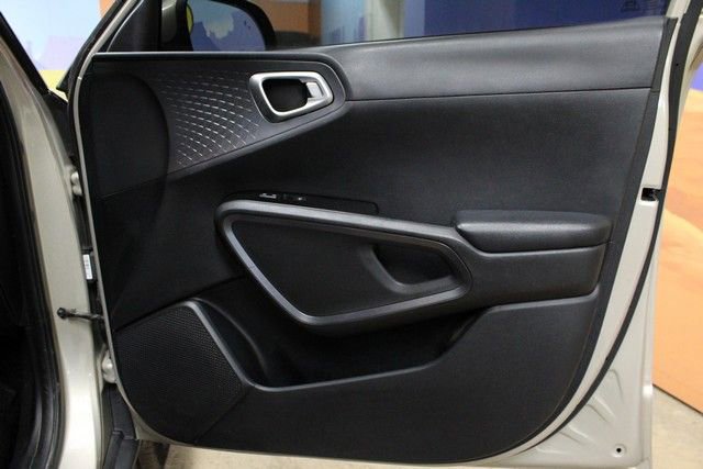 Used 2020 Kia Soul EX image 9