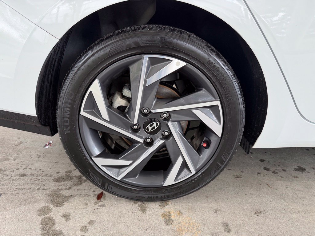 Used 2025 Hyundai Elantra Sport FWD image 18