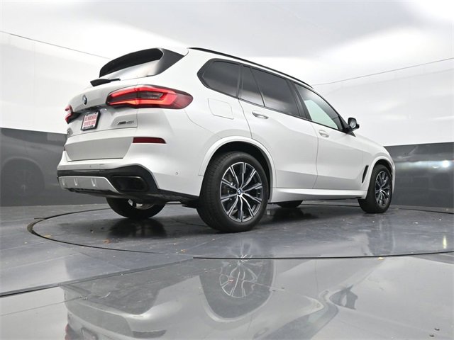Used 2022 BMW X5 xDrive40i w/ M Sport Package image 33