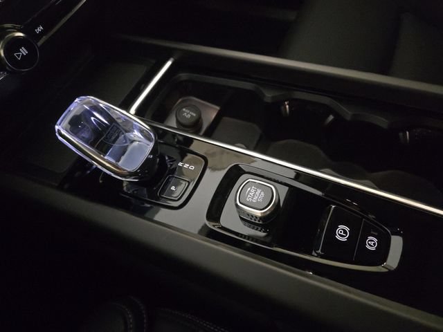New 2026 Volvo XC60 T8 Ultra w/ Climate Package PRO AWD/4WD image 20