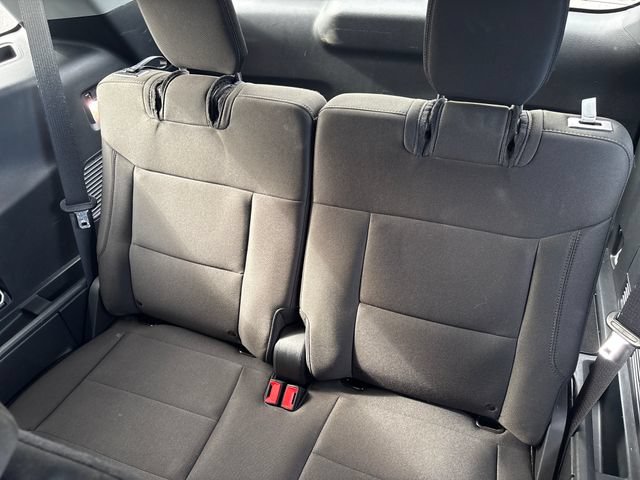 Used 2024 Ford Explorer XLT AWD/4WD image 12