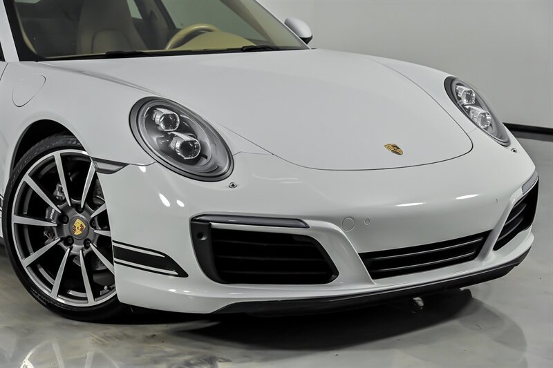 Used 2017 Porsche 911 Carrera 4 AWD/4WD image 3