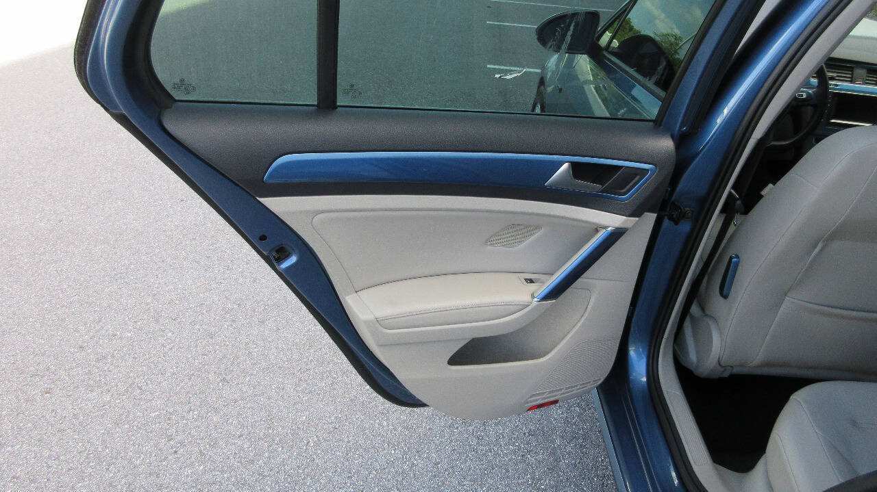 Used 2015 Volkswagen e-Golf SEL Premium FWD image 16