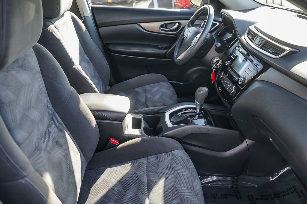 Used 2015 Nissan Rogue S image 17