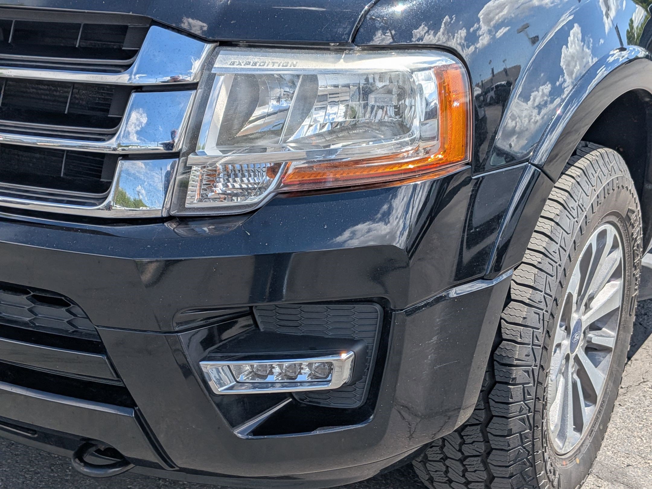 Used 2017 Ford Expedition XLT w/ Equipment Group 201A AWD/4WD image 12