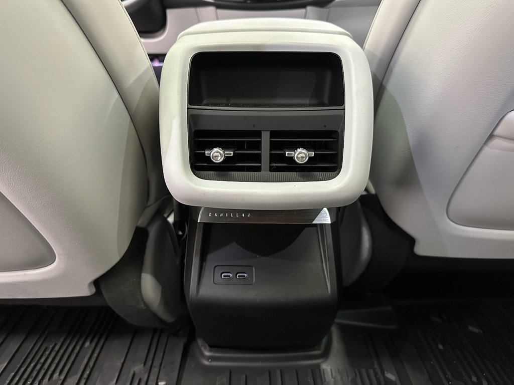 Used 2024 Cadillac Lyriq Luxury w/ LPO, Floor Liner Package image 33