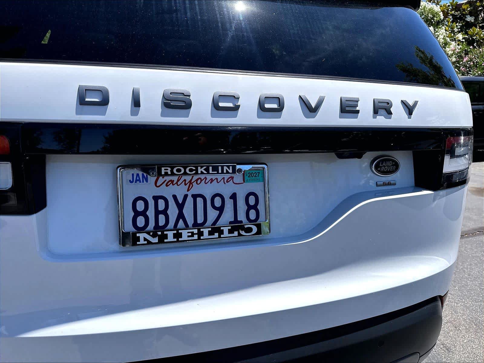 Used 2017 Land Rover Discovery SE AWD/4WD image 8