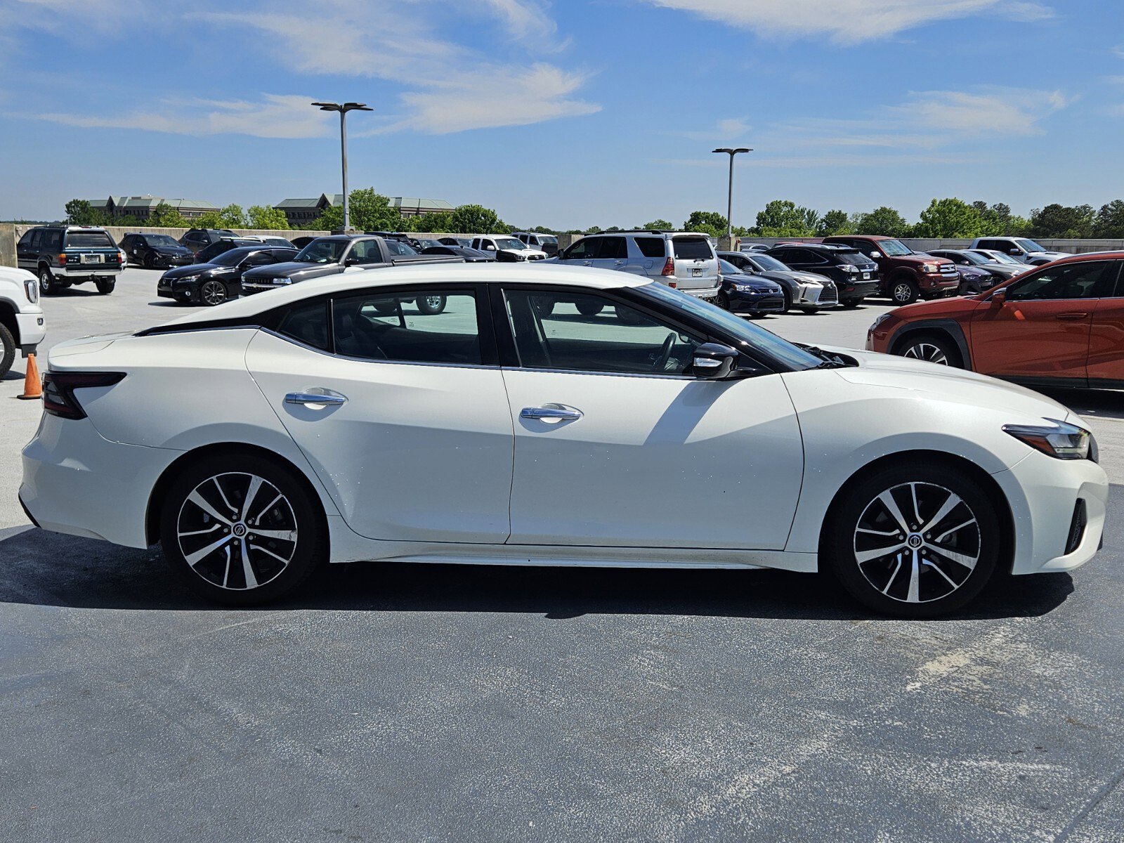 Used 2022 Nissan Maxima SV w/ Floor Mat Group FWD image 11
