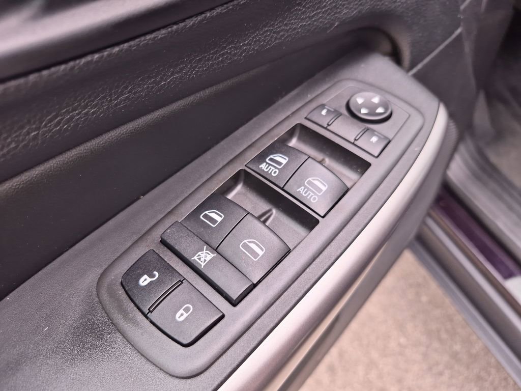 Used 2021 Jeep Cherokee Latitude Lux w/ Comfort/Convenience Group FWD image 18