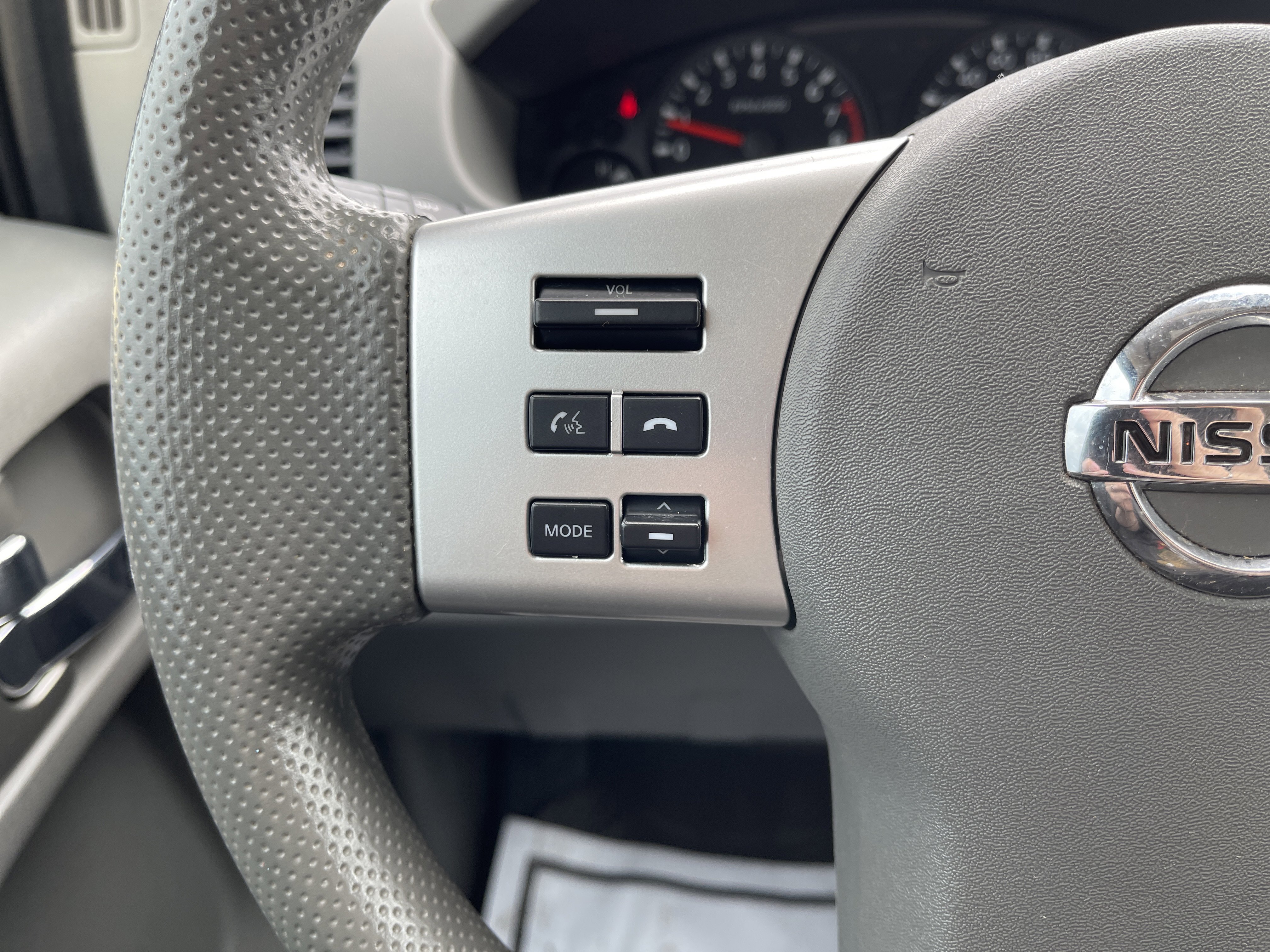 Used 2020 Nissan Frontier SV w/ Midnight Edition Floor Mats image 18