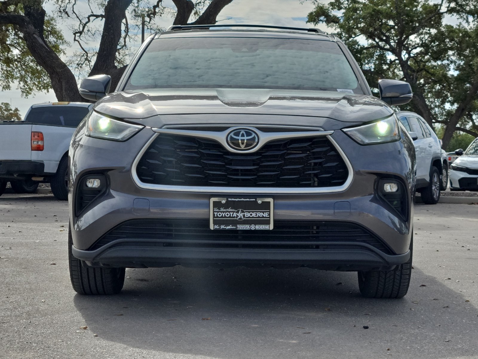 Used 2023 Toyota Highlander LE FWD image 8