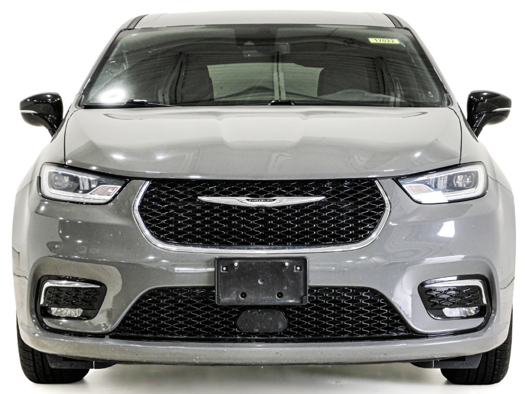 Used 2025 Chrysler Pacifica Select FWD image 2