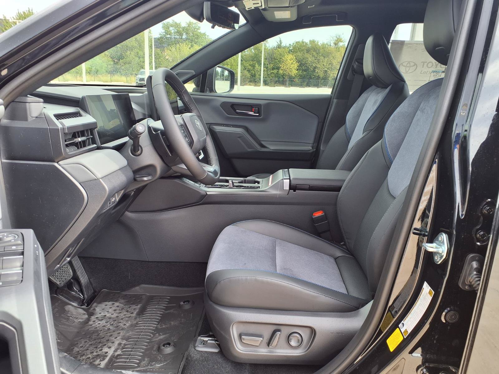 New 2026 Toyota RAV4 XSE w/ Panoramic Sun Roof Package AWD/4WD image 23