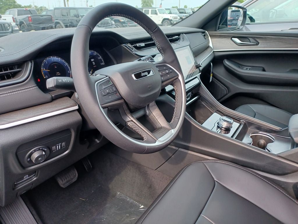 New 2026 Jeep Grand Cherokee L Limited AWD/4WD image 11