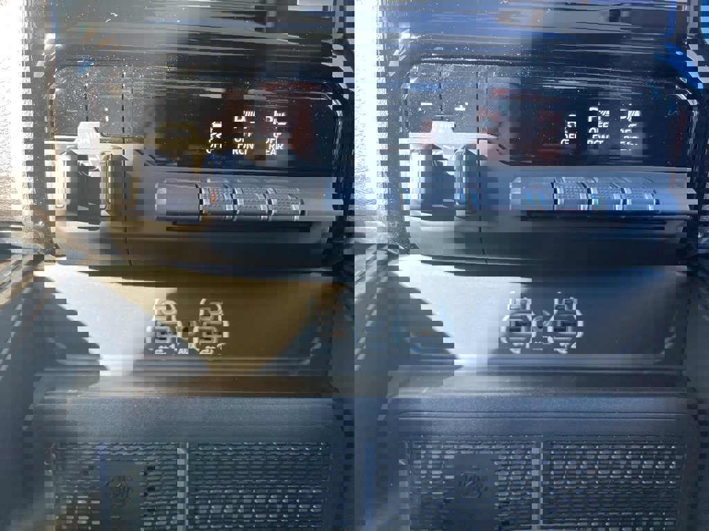 New 2026 RAM 1500 4x4 Crew Cab image 28