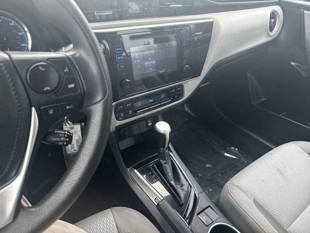 Used 2017 Toyota Corolla LE image 20