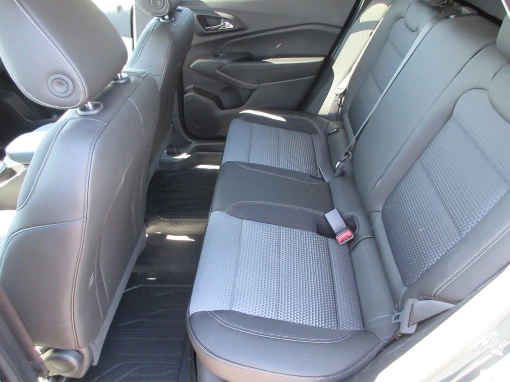 New 2026 Chevrolet Trax LT w/ LPO, Blackout Package FWD image 12