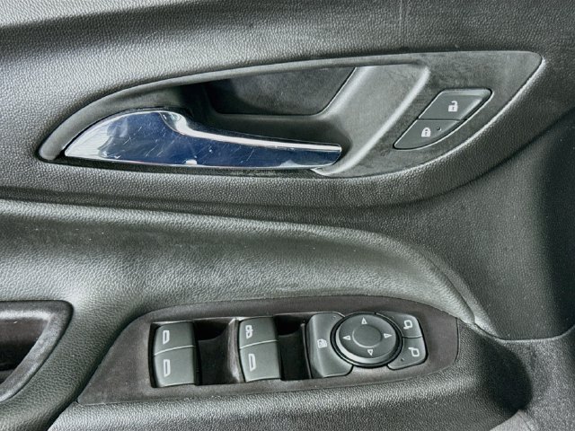 Used 2020 Chevrolet Equinox LT FWD image 21