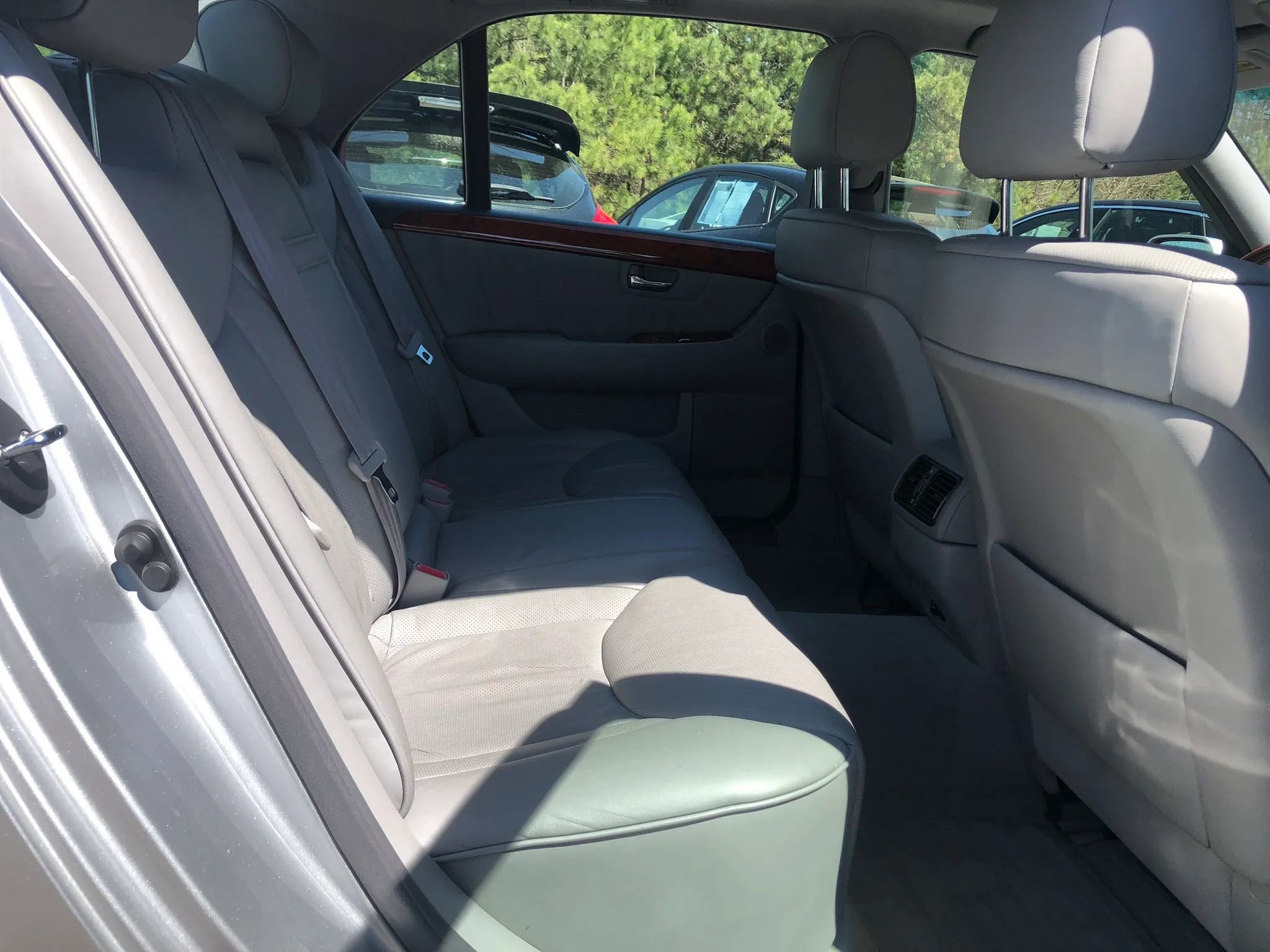 Used 2004 Lexus LS 430 image 14