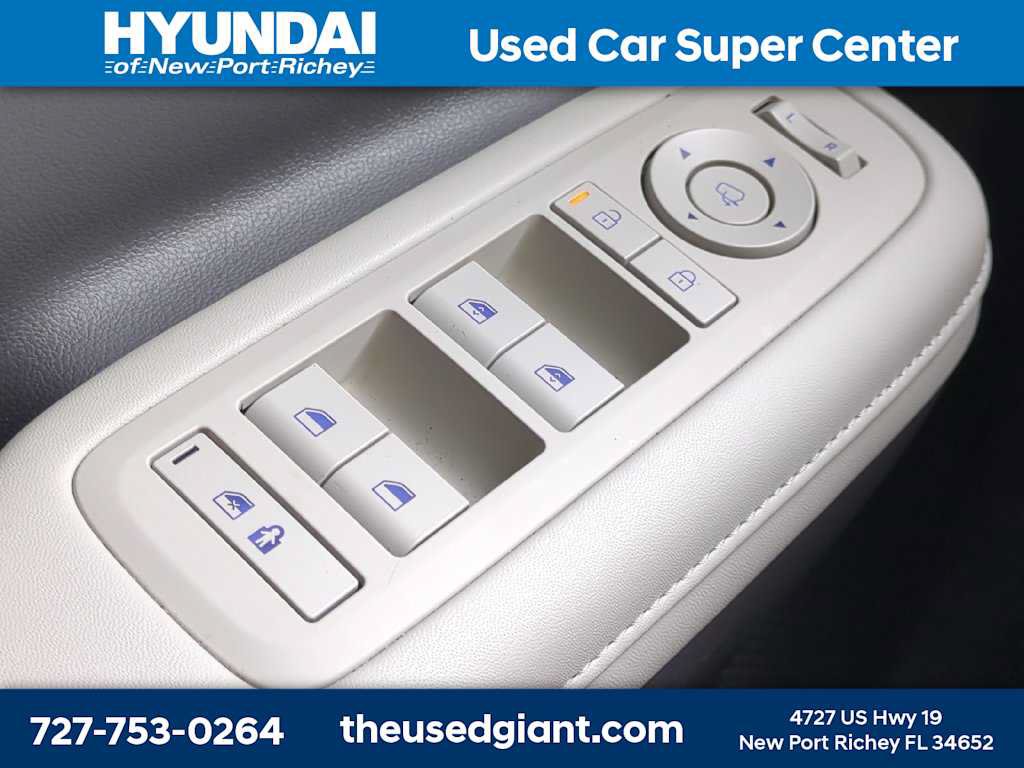 Certified 2025 Hyundai Santa Fe Limited FWD image 30