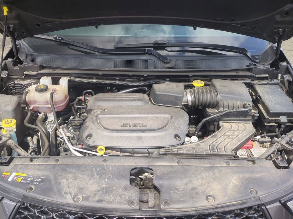 Used 2023 Chrysler Pacifica Touring-L w/ S Appearance Package image 28