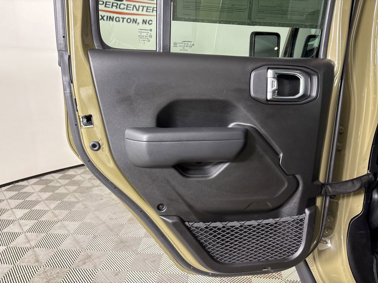 Used 2025 Jeep Gladiator Mojave AWD/4WD image 20