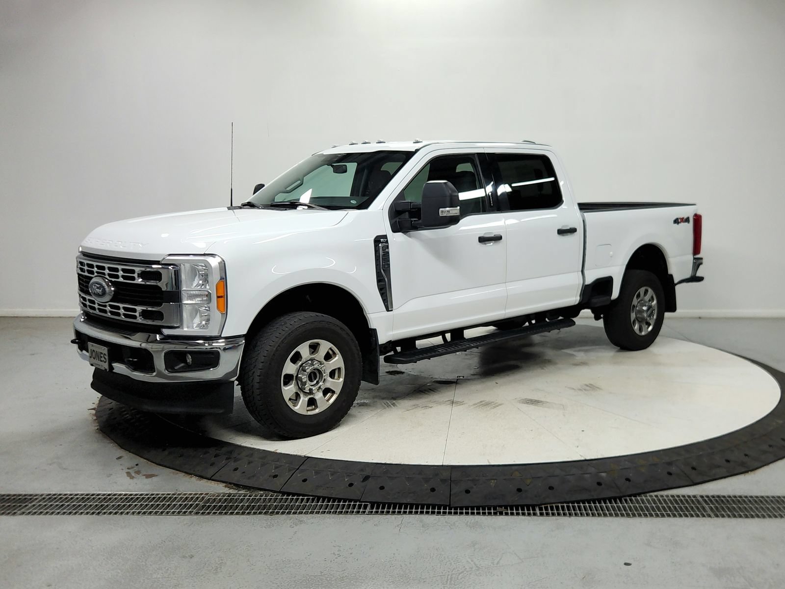 Used 2023 Ford F250 XLT AWD/4WD image 4