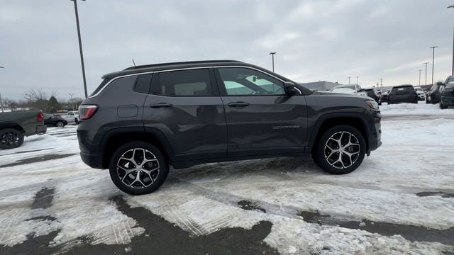 Used 2024 Jeep Compass Limited image 9