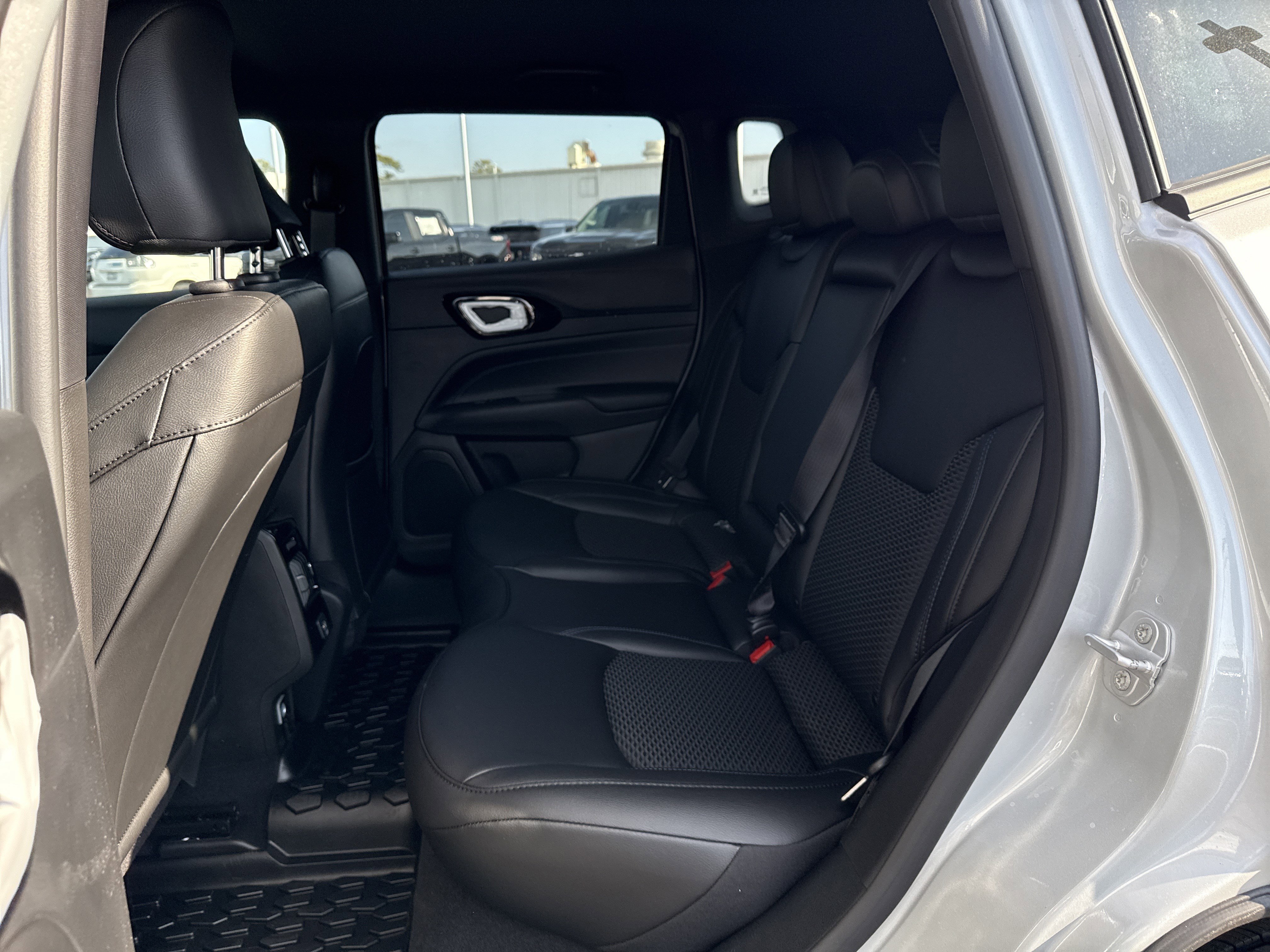 New 2026 Jeep Compass Latitude image 26