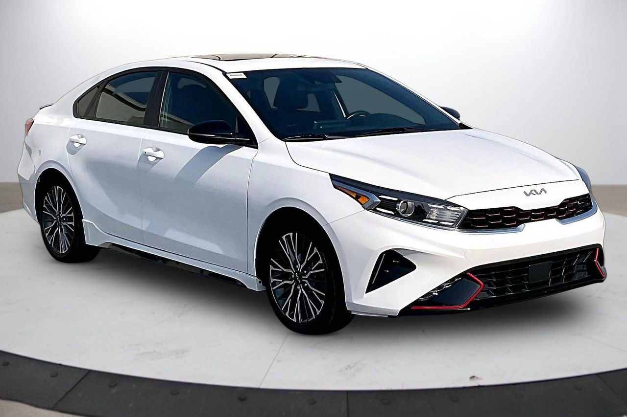 Used 2023 Kia Forte GT-Line w/ GT-Line Premium Package image 2