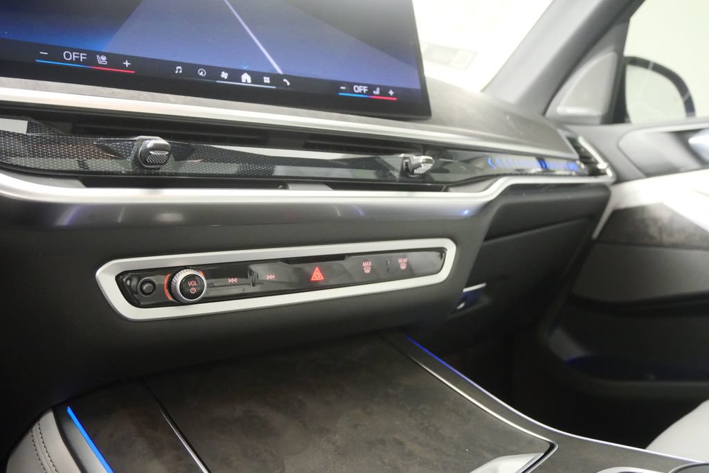 Used 2025 BMW X5 sDrive40i RWD image 24