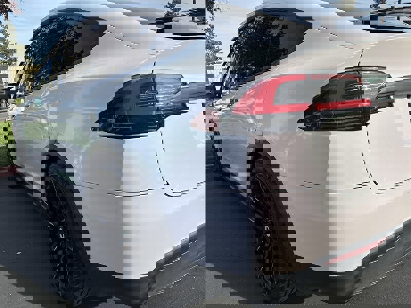 Used 2016 Tesla Model X 90D image 8