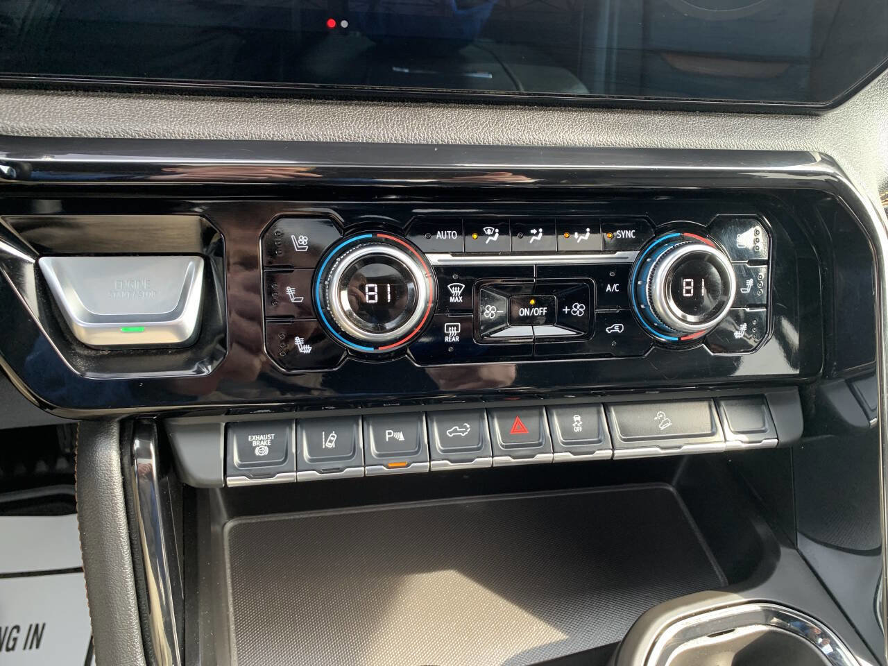 Used 2025 GMC Sierra 3500 AT4 w/ AT4 Premium Plus Package image 21