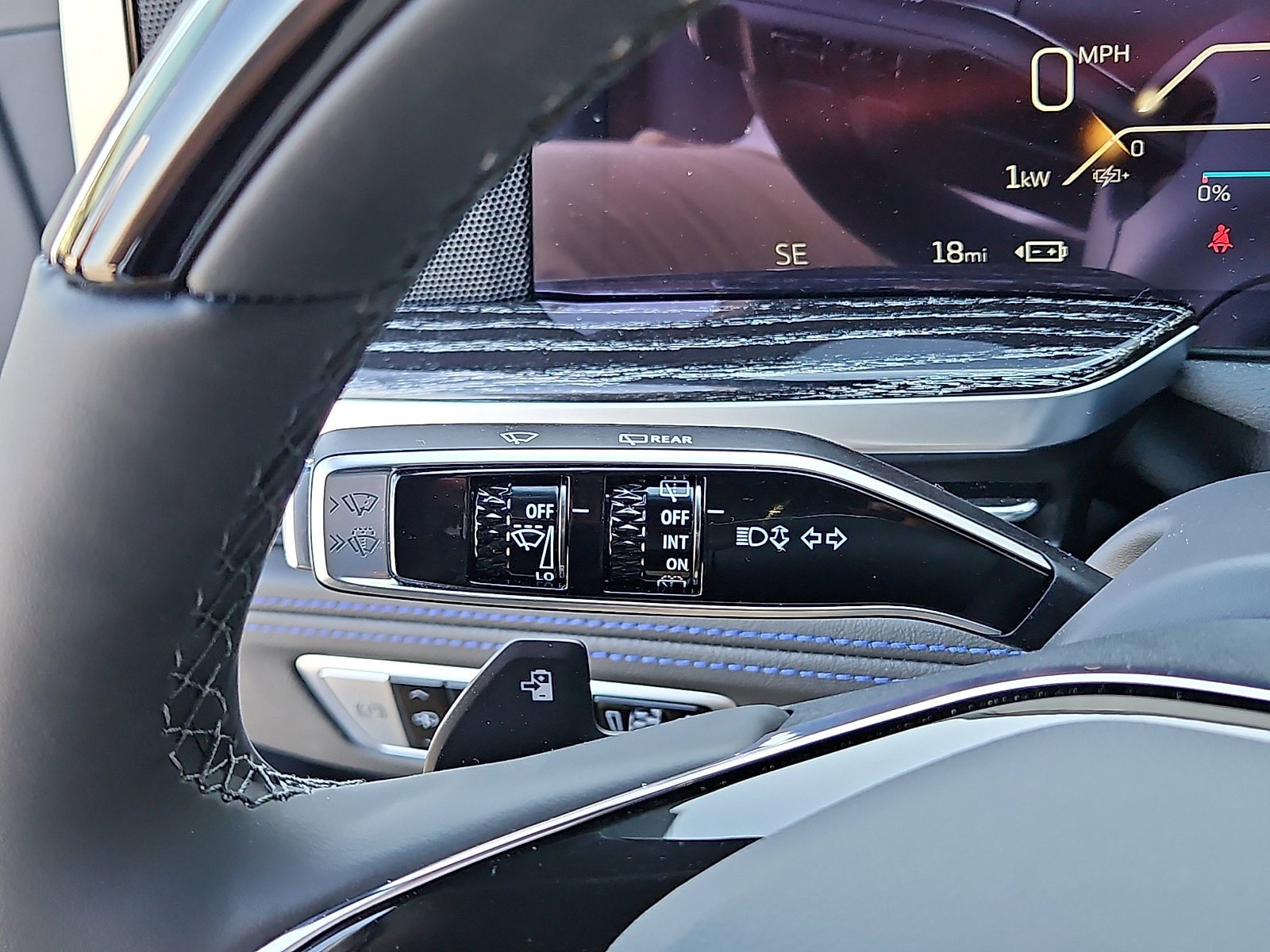 New 2026 Cadillac Escalade IQL Sport 1 w/ LPO, Etrunk Organizer Package AWD/4WD image 20