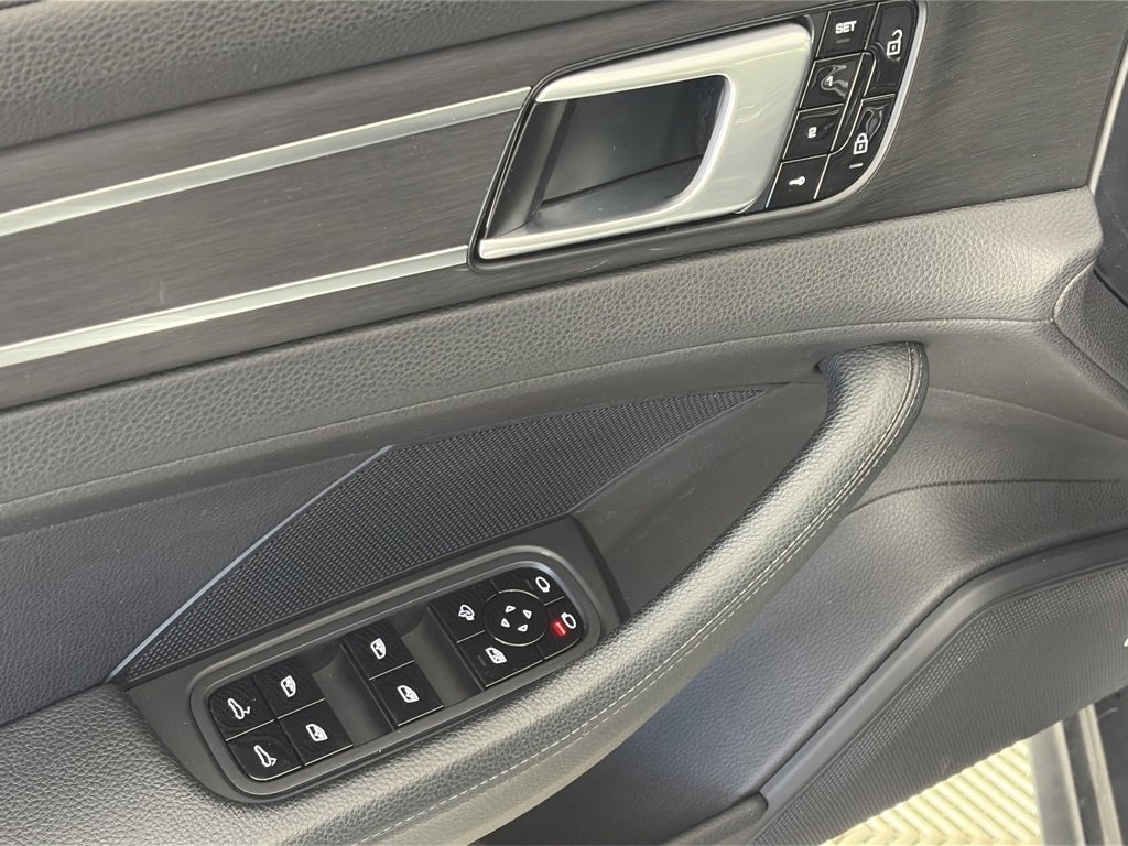 Used 2019 Porsche Panamera image 23