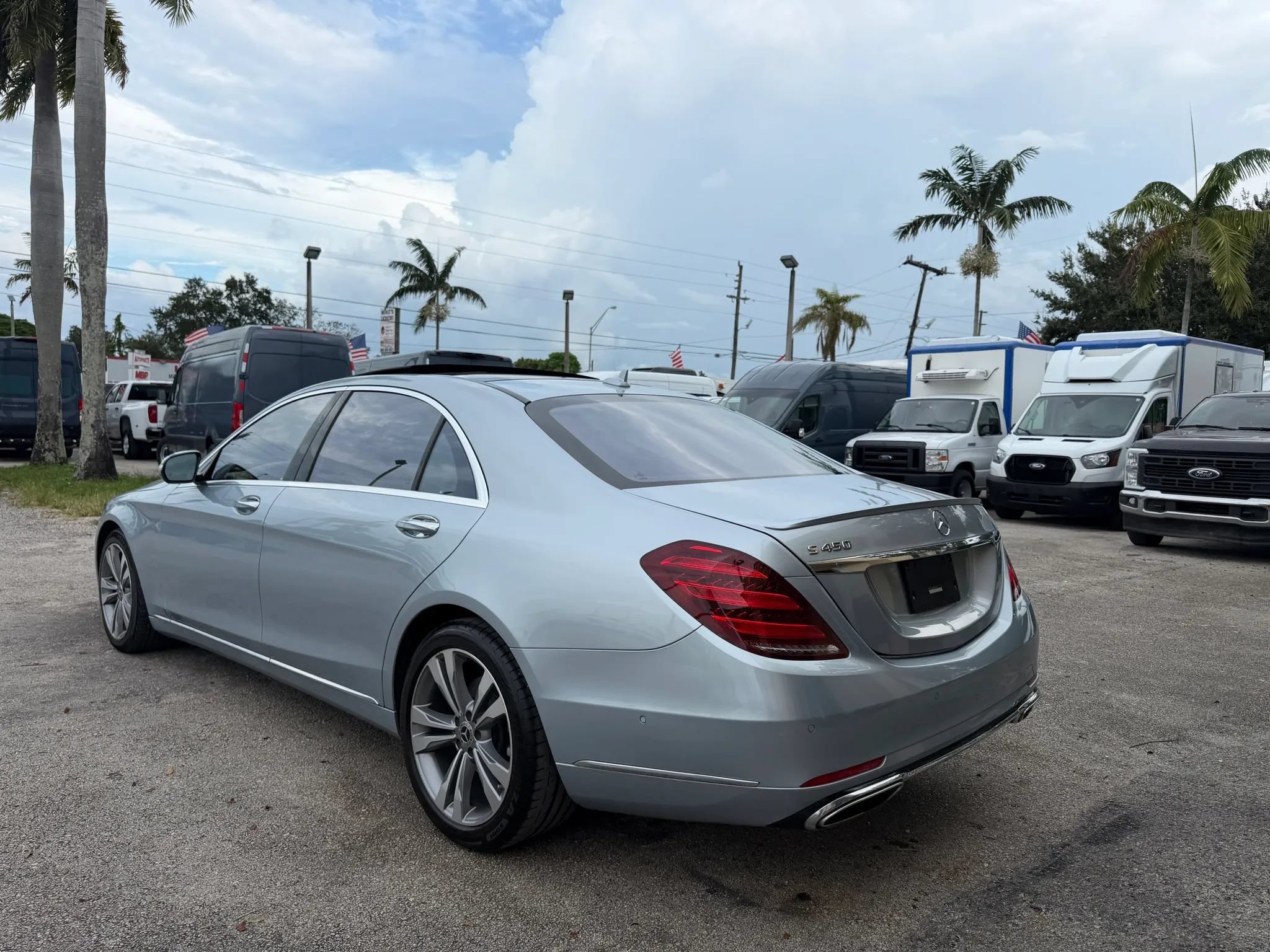 Used 2019 Mercedes-Benz S 450 Sedan image 3