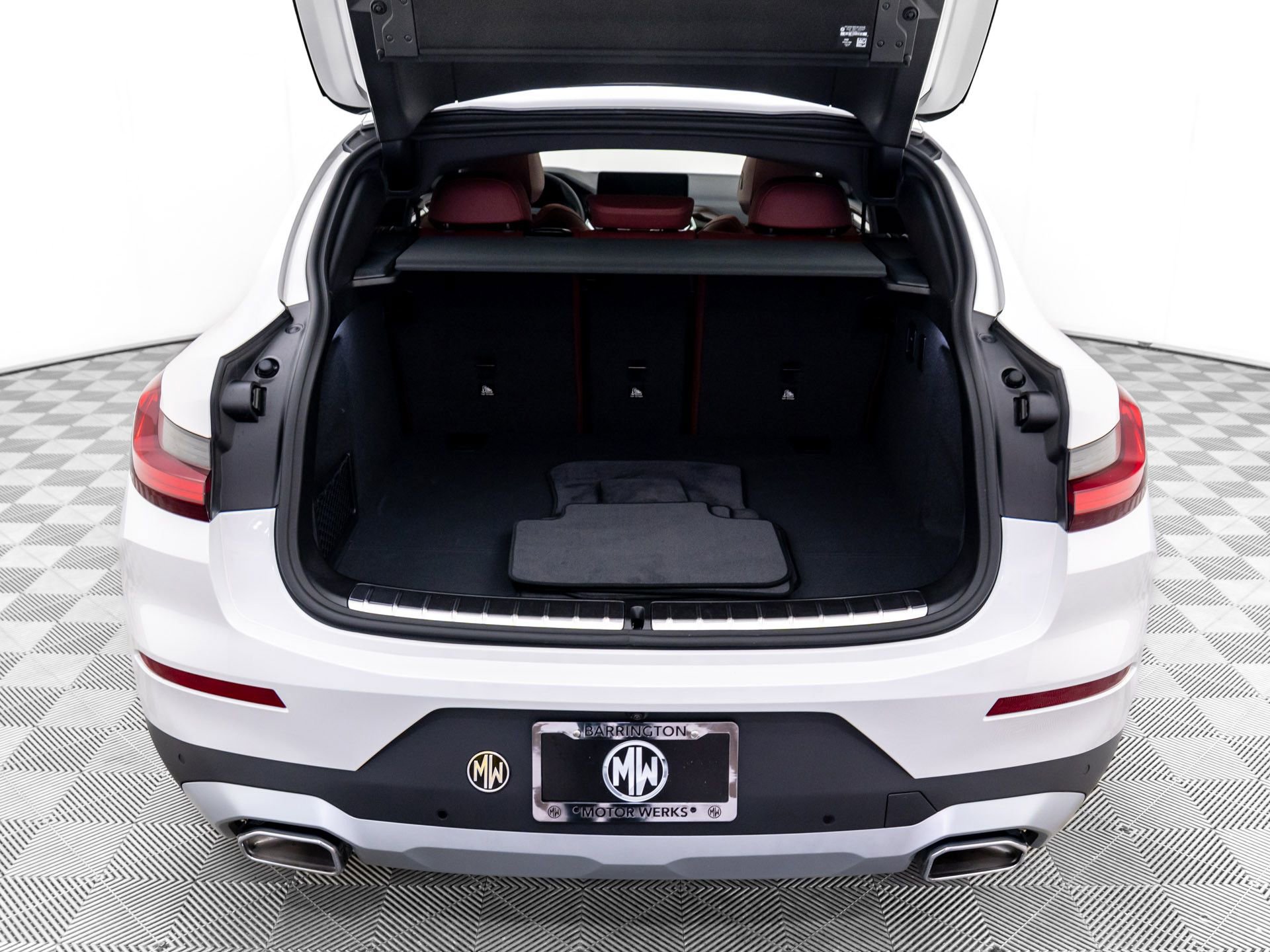 Certified 2025 BMW X4 xDrive30i w/ Premium Package image 34