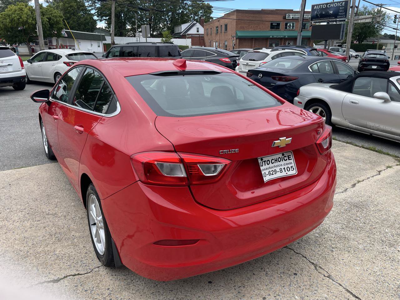 Used 2018 Chevrolet Cruze LT FWD image 11