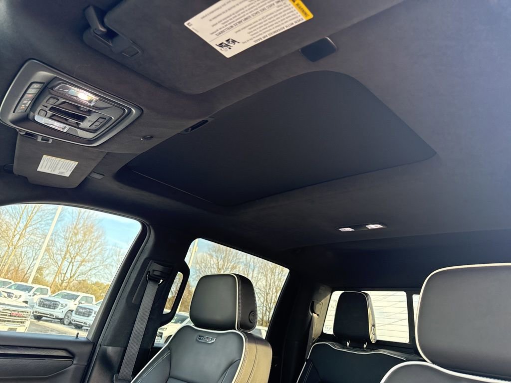 Used 2024 GMC Sierra 2500 AT4X image 10