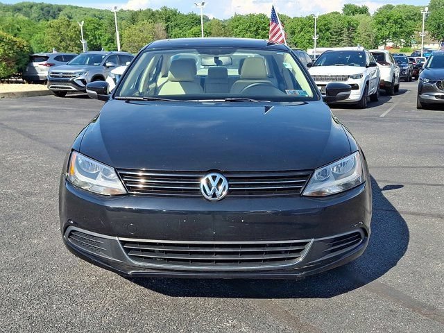 Used 2014 Volkswagen Jetta SE FWD image 2